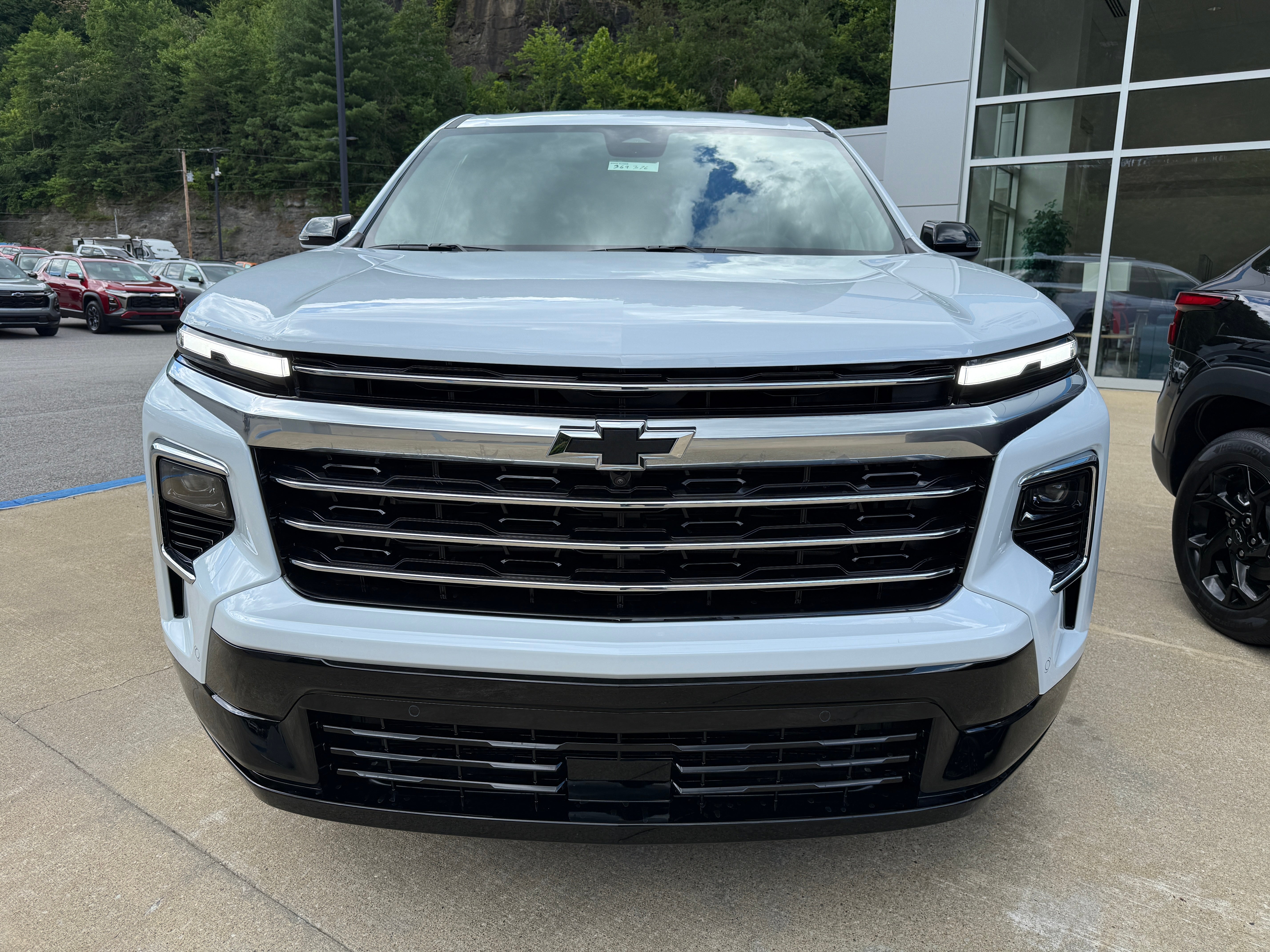 2026 Chevrolet Traverse — side profile view