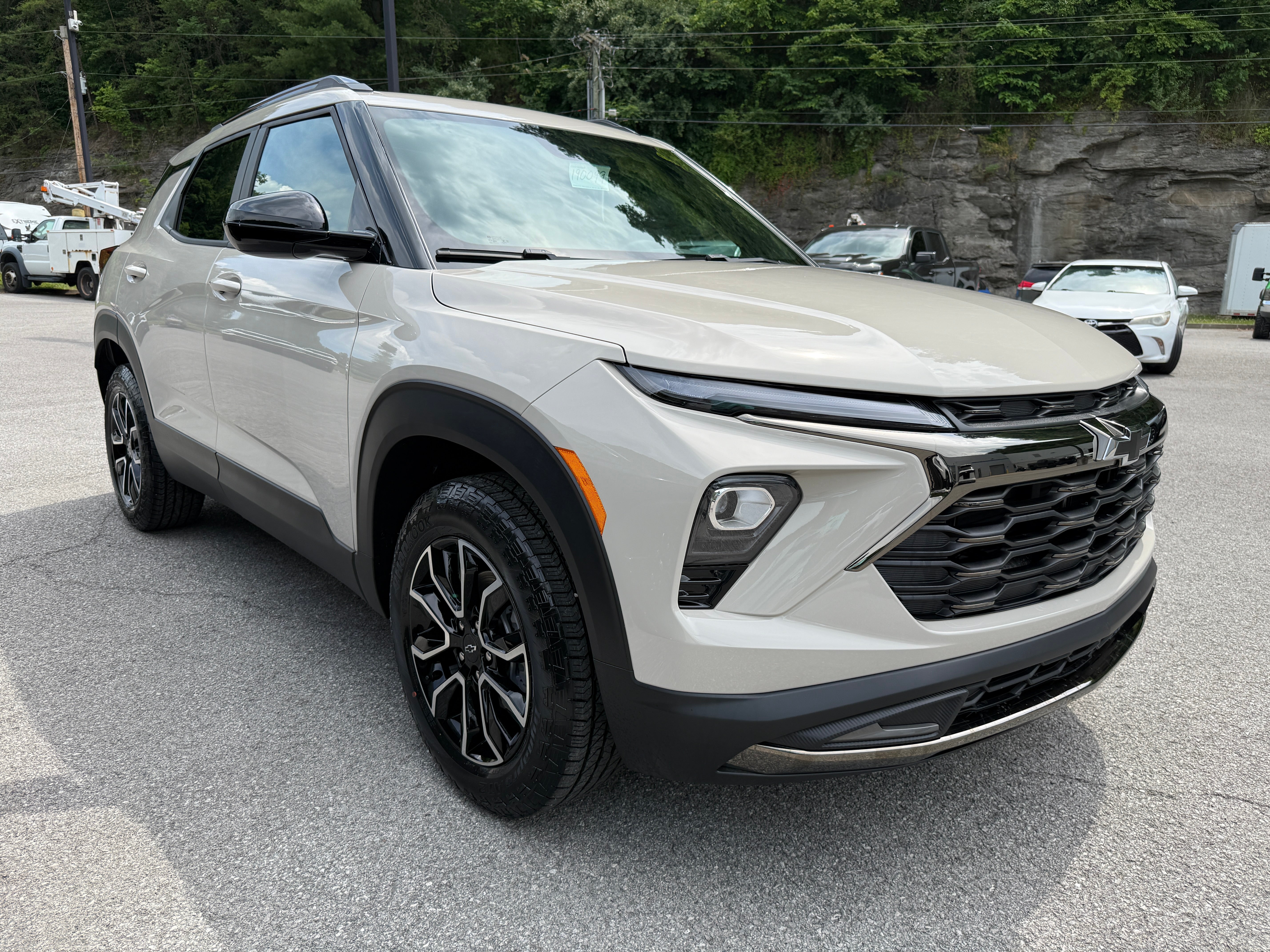 2026 Chevrolet Trailblazer ACTIV in White Sands — front three-quarter view